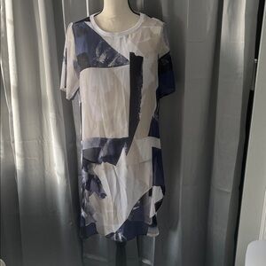 Alfani Blue and White Abstract Tunic Top